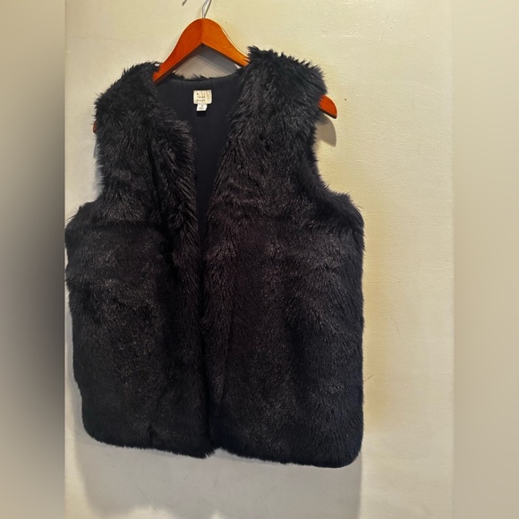 Women's Navy Faux Fur Vest soft medium stylish fall trendy - Picture 2 of 11